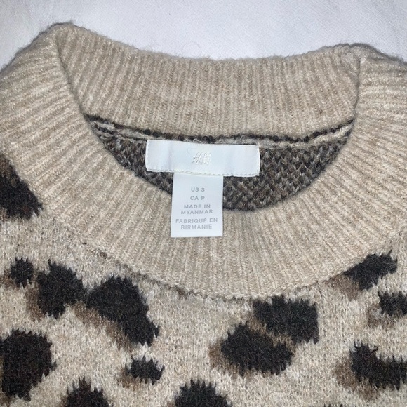 H&M Cheetah Print Sweater - Picture 2 of 3